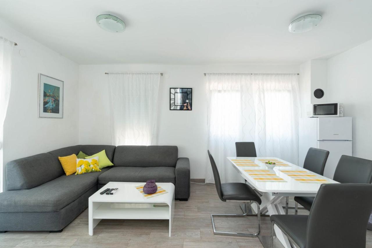 Crowonder Luxury Vir- 6 New For Families With Playground For Kids Apartmán Vir